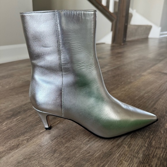 NIB! J. Crew Stevie ankle boots in metallic leather - Color: Metallic Silver - Picture 8 of 13